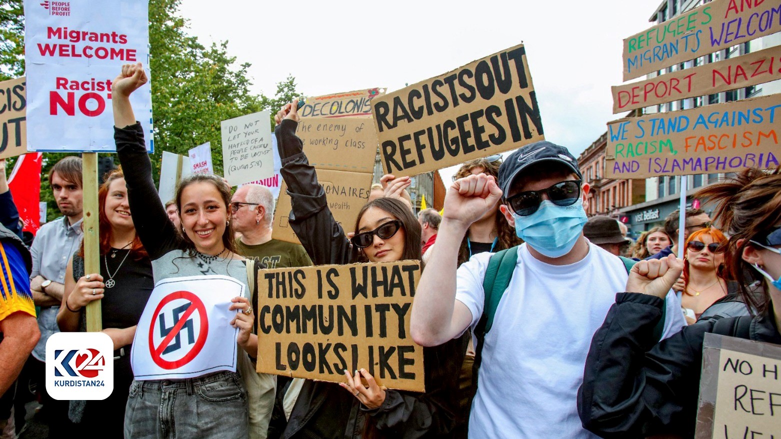 Anti-racism protesters massed in the Northern Irish capital early evening on August 9, 2024. (Photo: AFP)