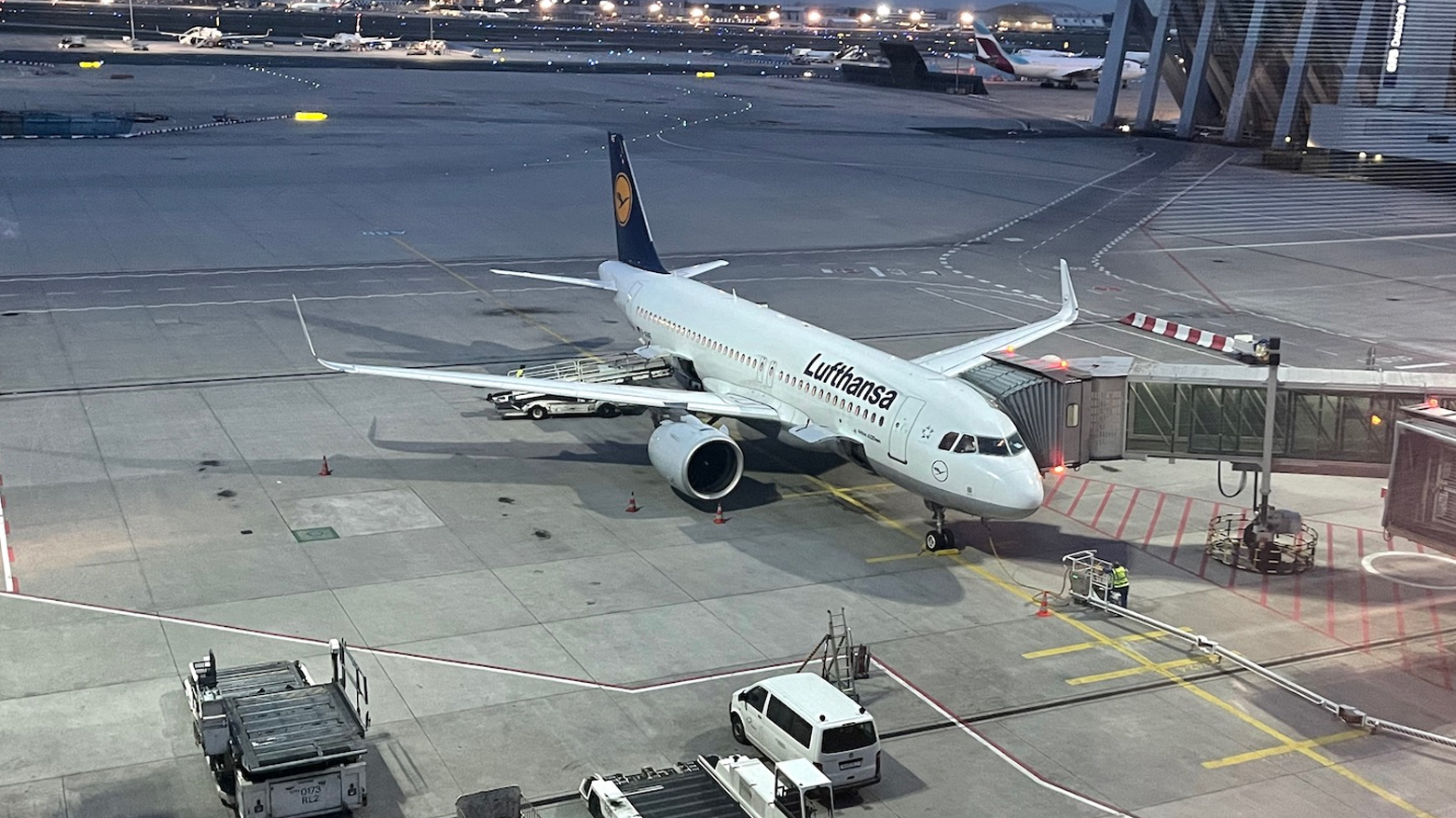 Lufthansa, Orta Doğu'ya uçuş iptallerini bir kez daha uzattı