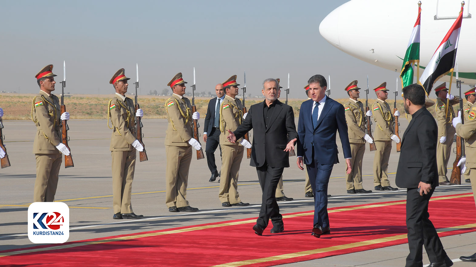 استقبال نچیروان بارزانی، رئیس اقلیم کوردستان از مسعود پزشکیان، رئیس‌جمهور ایران در اربیل