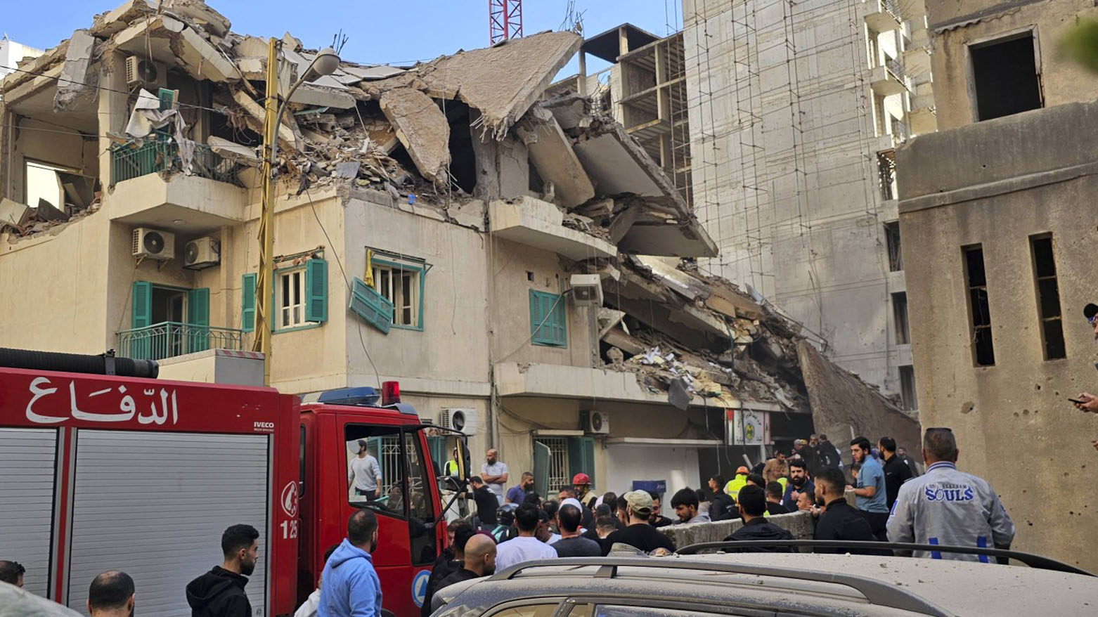 مقتل مسؤول العلاقات الإعلامية بـ"حزب الله" في بيروت