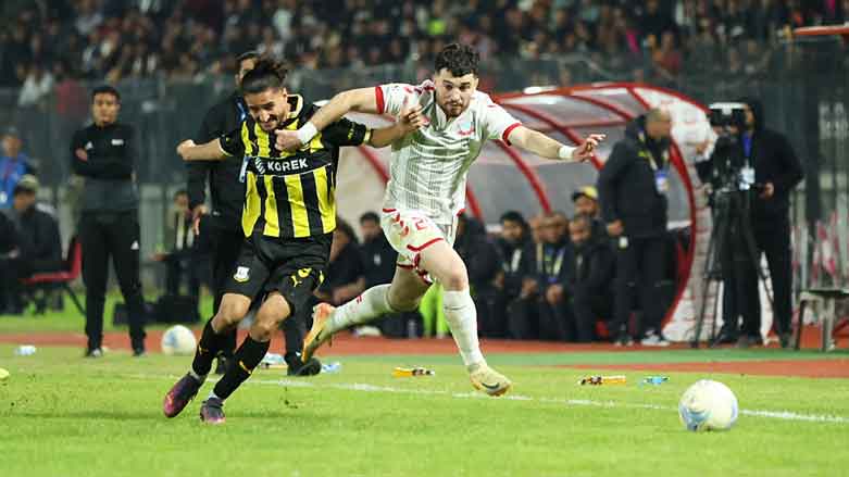 سیپان سدیق یاریزانە بەرگسپییەكەی زاخۆ لەگەڵ گەیلان لوقمان یاریزانی هەولێر. یاریگەی یانەی زاخۆ