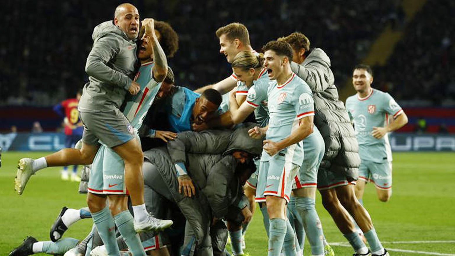 أتليتيكو يصعق برشلونة وينتزع صدارة الدوري الإسباني