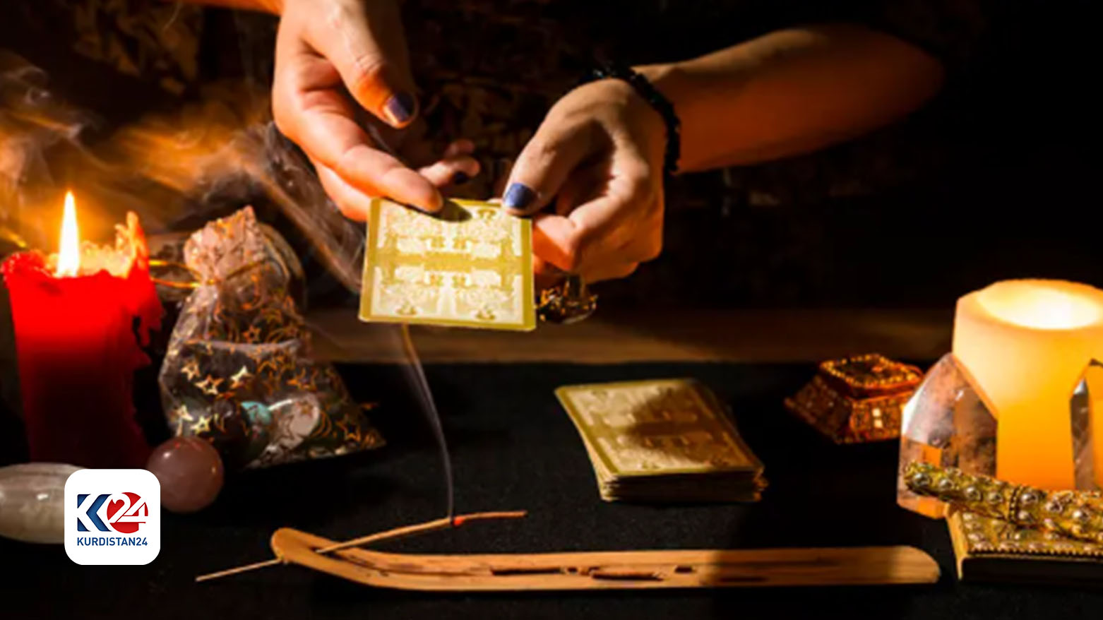 تمائم وحرباء حية"..  توقيف رجلين بتهمة السحر ضد رئيس دولة إفريقية