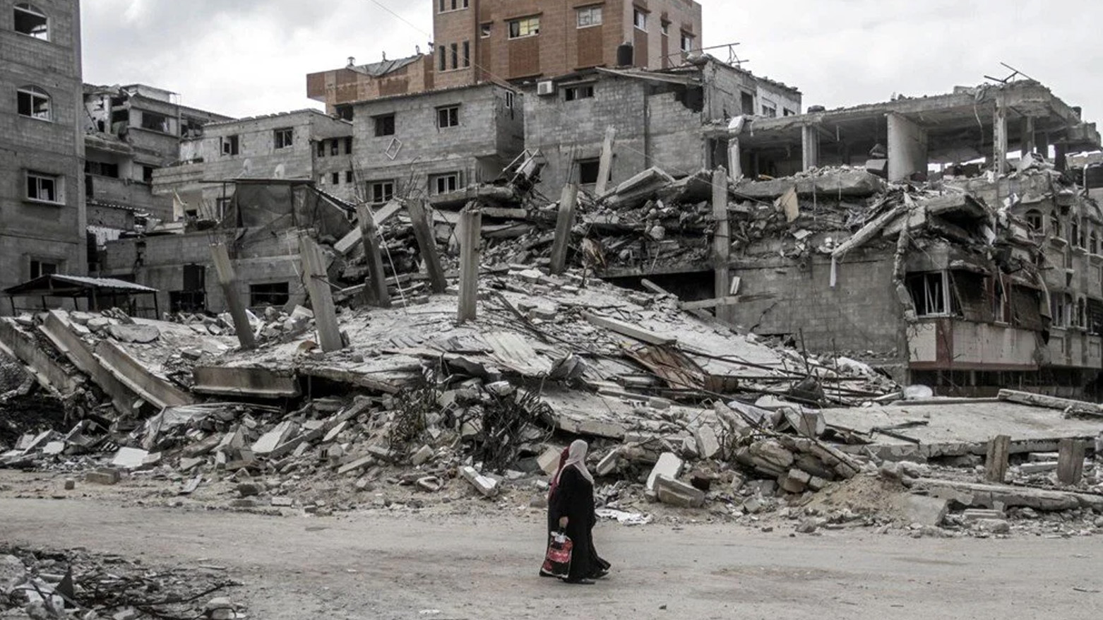 Gazze'de can kaybı 45 bin 317'ye yükseldi