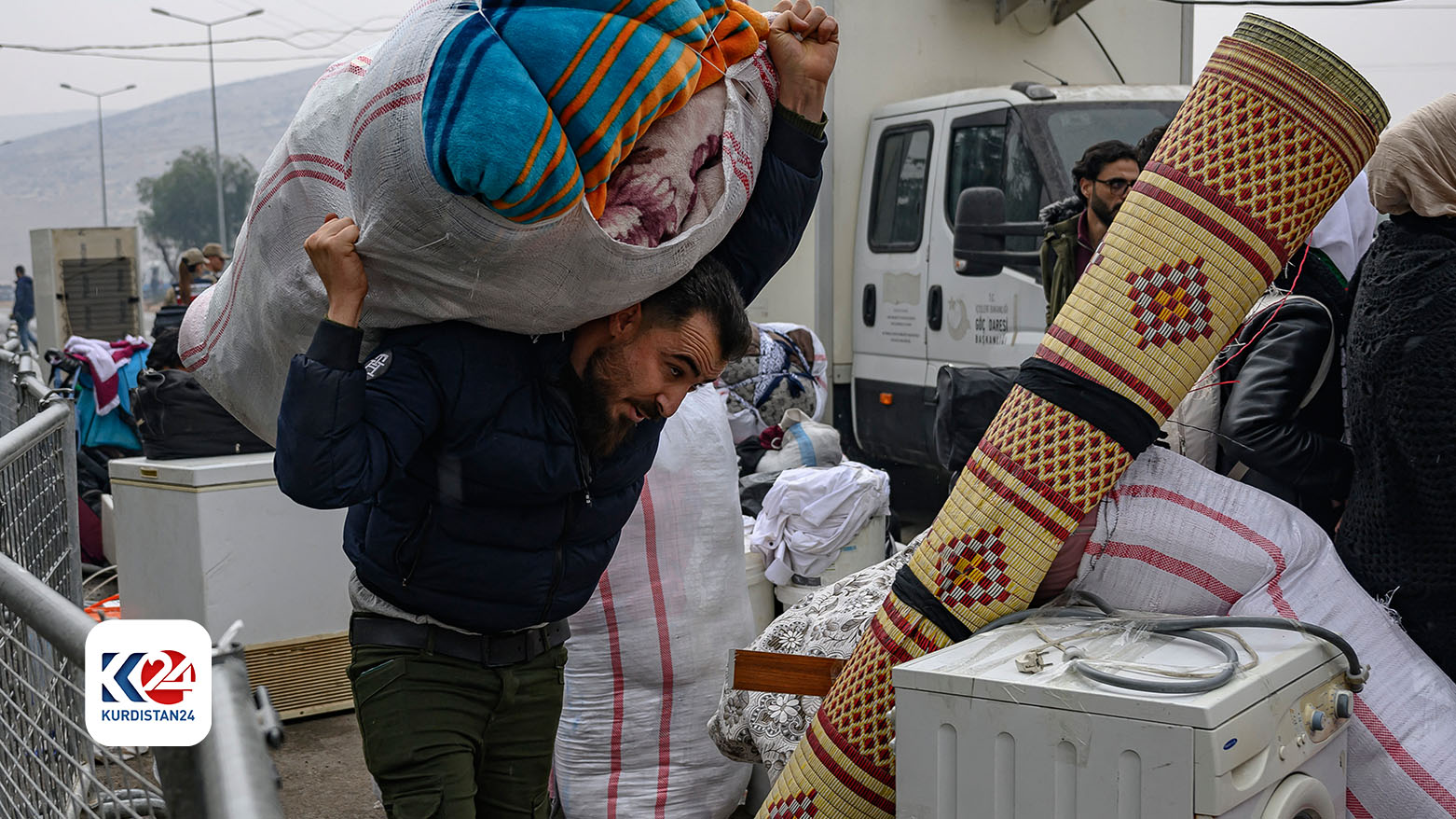 تركيا: نحو 25 ألف سوري عادوا إلى بلدهم منذ سقوط الأسد