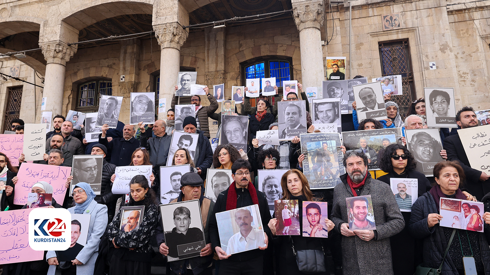 وقفة صامتة في دمشق للمطالبة بمعرفة مصير المغيبين في سوريا