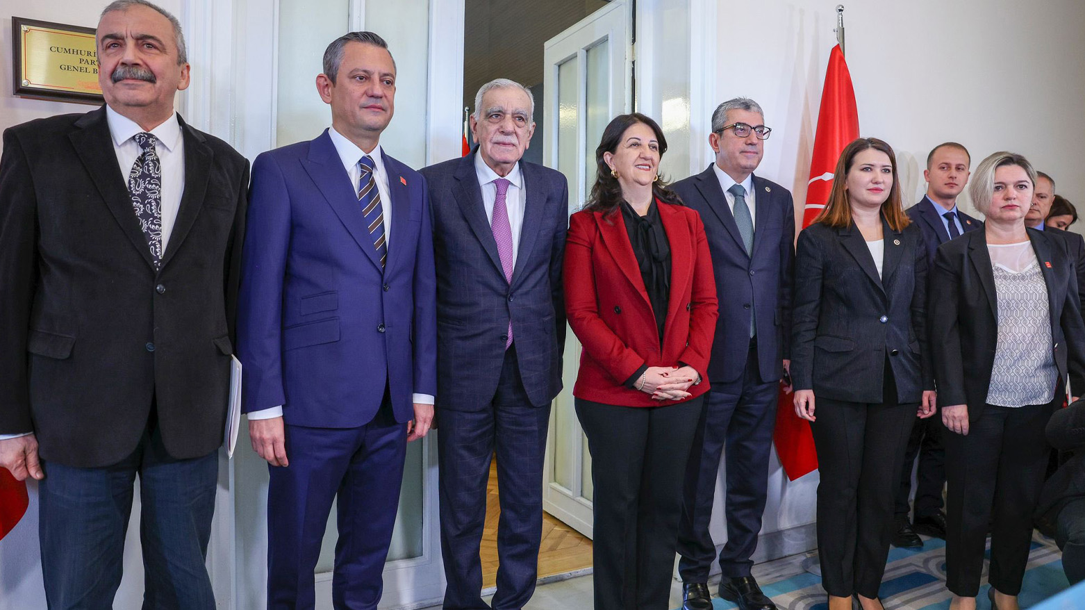 Ozgur Ozel: Ji bo pêngavên bê divê li parlamentoyê komîsyonek bê avakirin