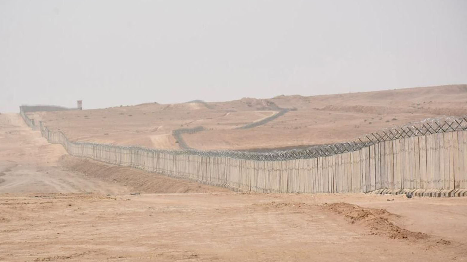 العراق ينجز مشروعين لتعزيز حدوده مع سوريا وإيران