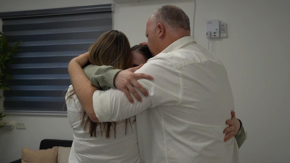 Berger'in İsrail'de anne ve babasıyla bir araya geldiği an