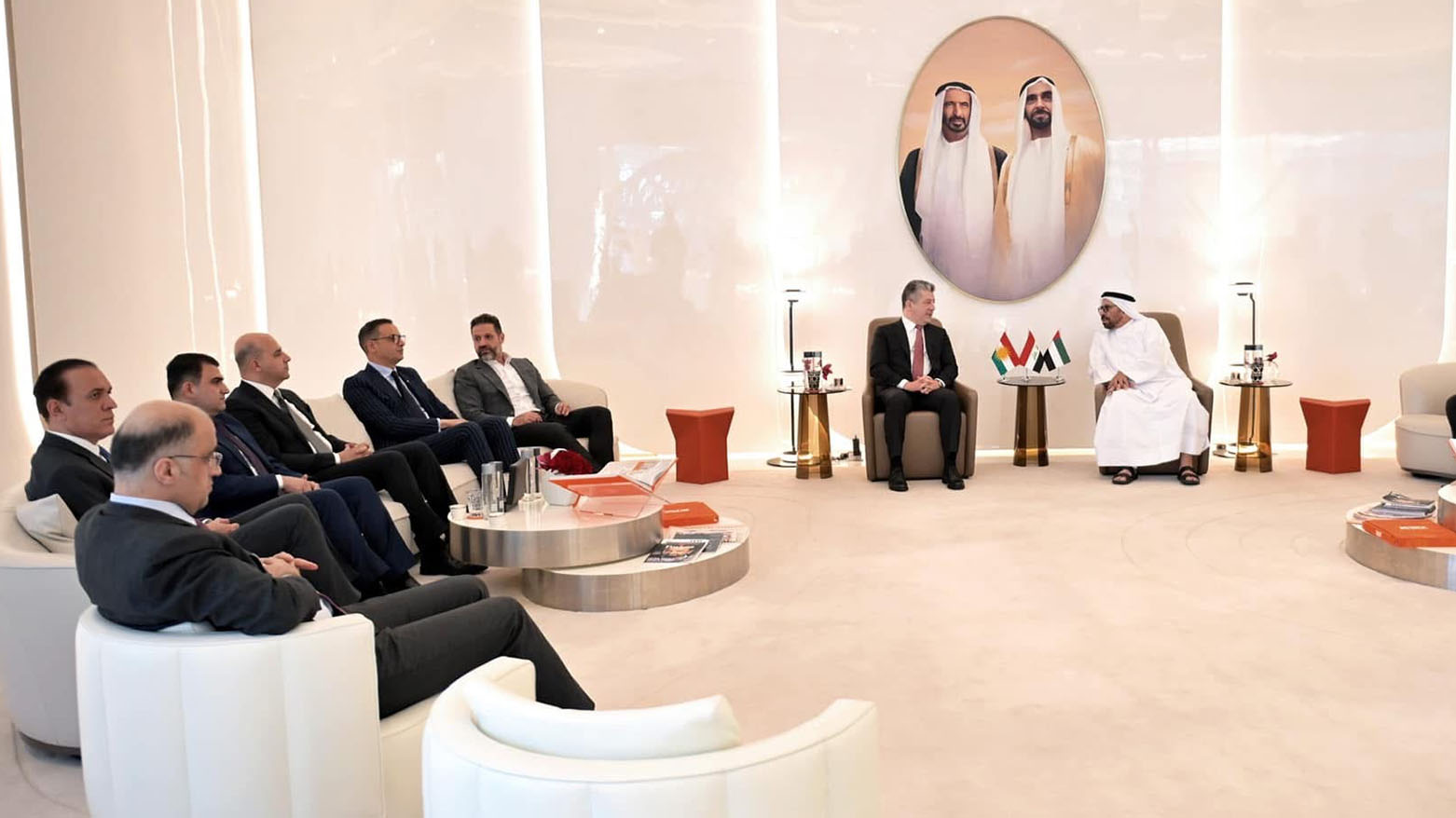 بالصور | رئيس حكومة إقليم كوردستان يصل الإمارات على رأس وفد رسمي