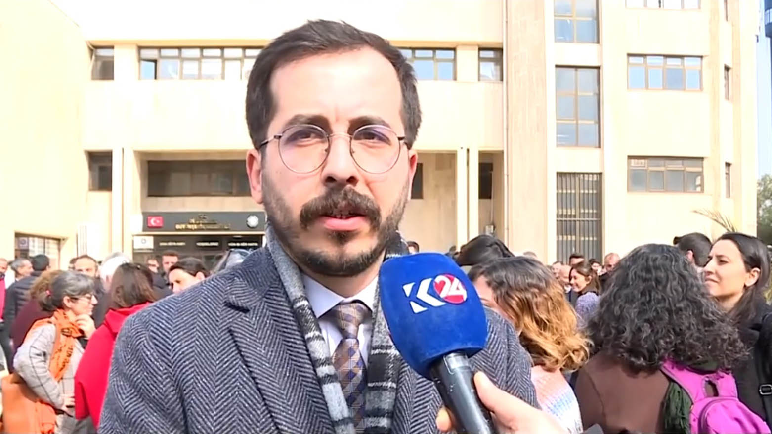 Ercan Yilmaz: Danîna qeyûman hêviya xelkê ji pêvajoyê lawaz dike