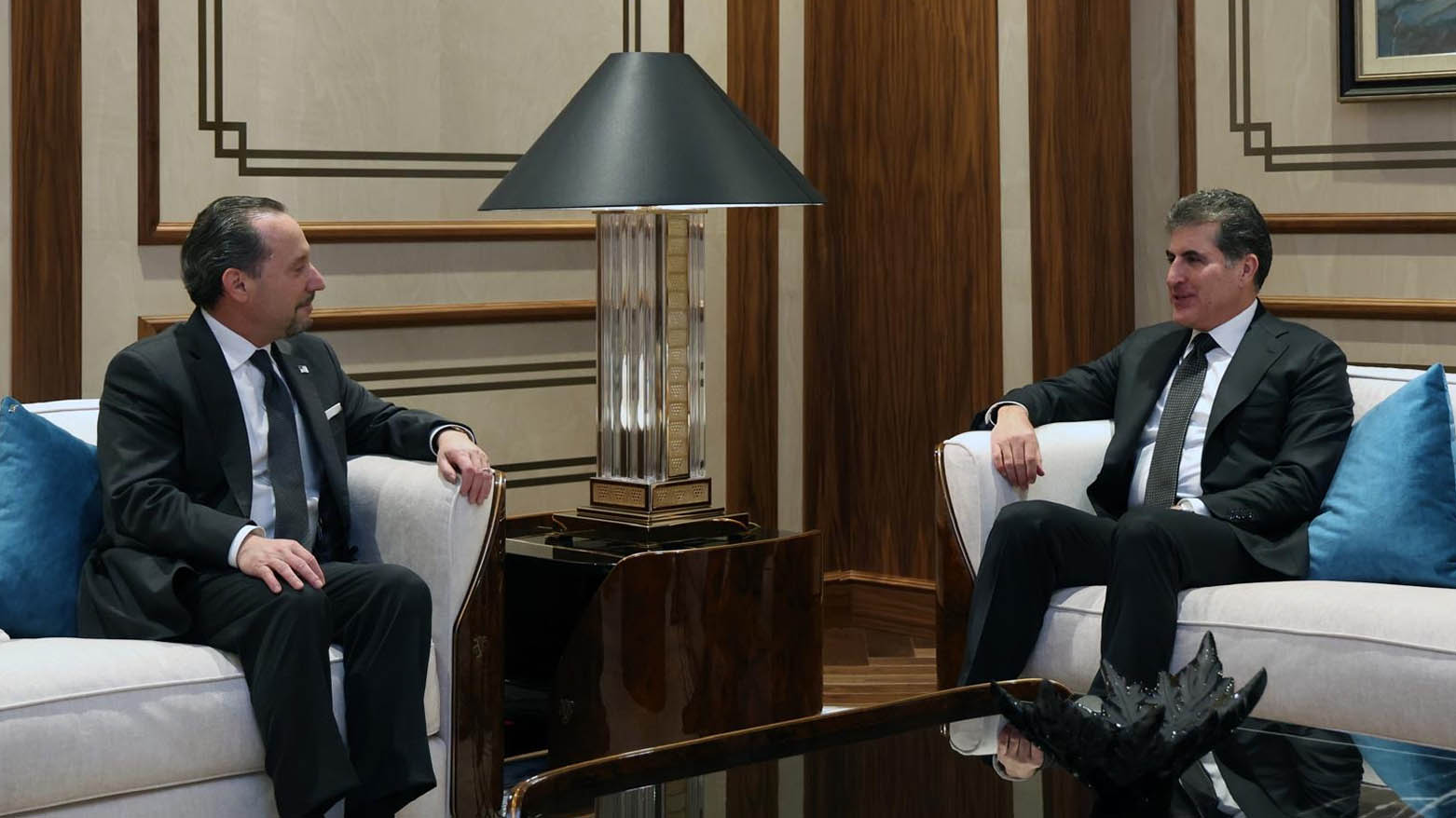 Nêçîrvan Barzanî û Balyozê Amerîkayê pêşxistina peywendiyên dualî gotûbêj dikin