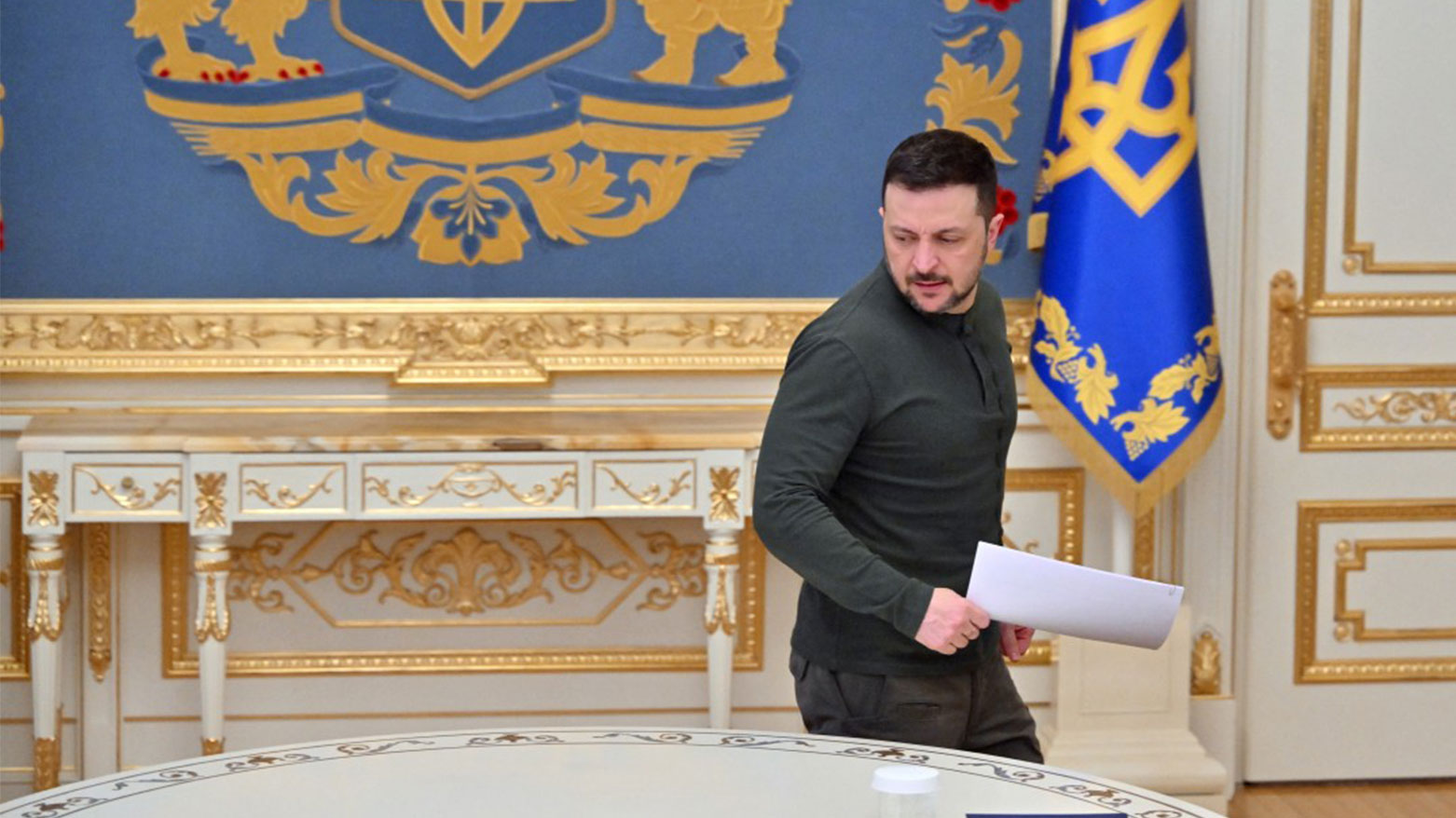 ضغوط على زيلينسكي للقبول بإنهاء الحرب على طريقة ترامب