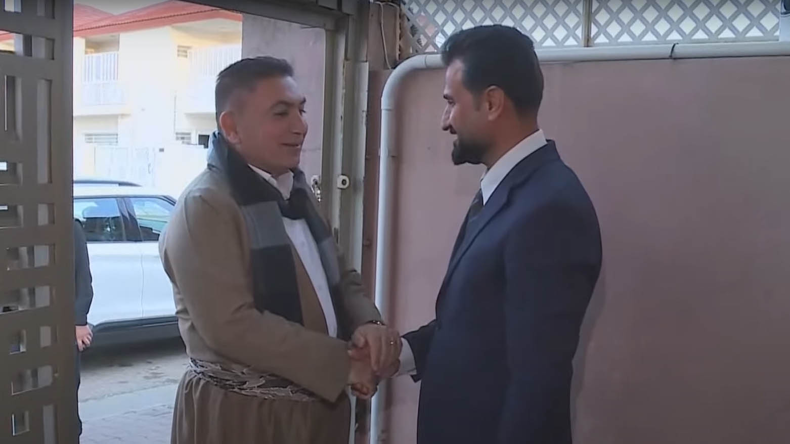 کوردستان24 دیاری پێشکەشی جووتیارێکی کوردی گوندی شەناغە دەکات