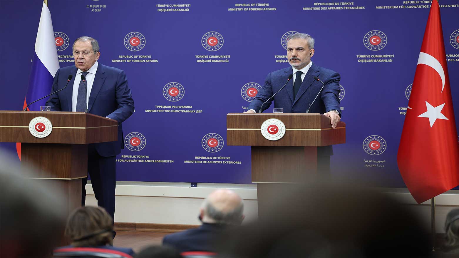Russian Foreign Minister Sergey Lavrov (L), in a joint press conference with his Turkish counterpart Hakan Fidan in Ankara, Feb 24, 2025. (Photo: AA)