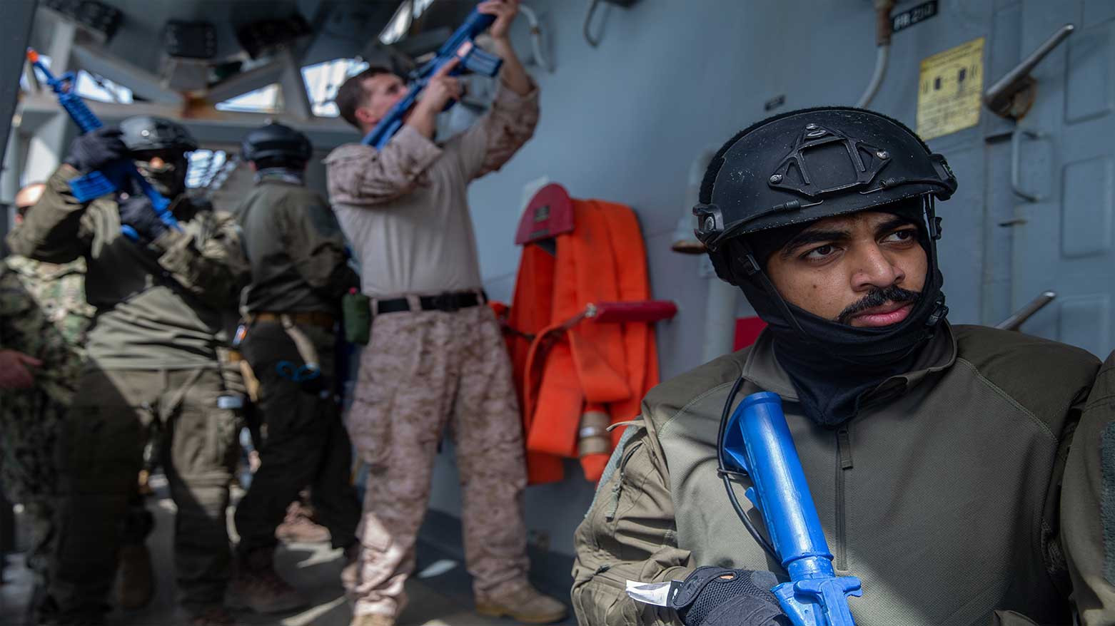 An operator with the UAE, aboard the U.S.S. Forrest Sherman (DDG 98) during exercise Iron Defender 20 in the Arabian Gulf, Mar. 2, 2020. (Photo: CENTCOM)
