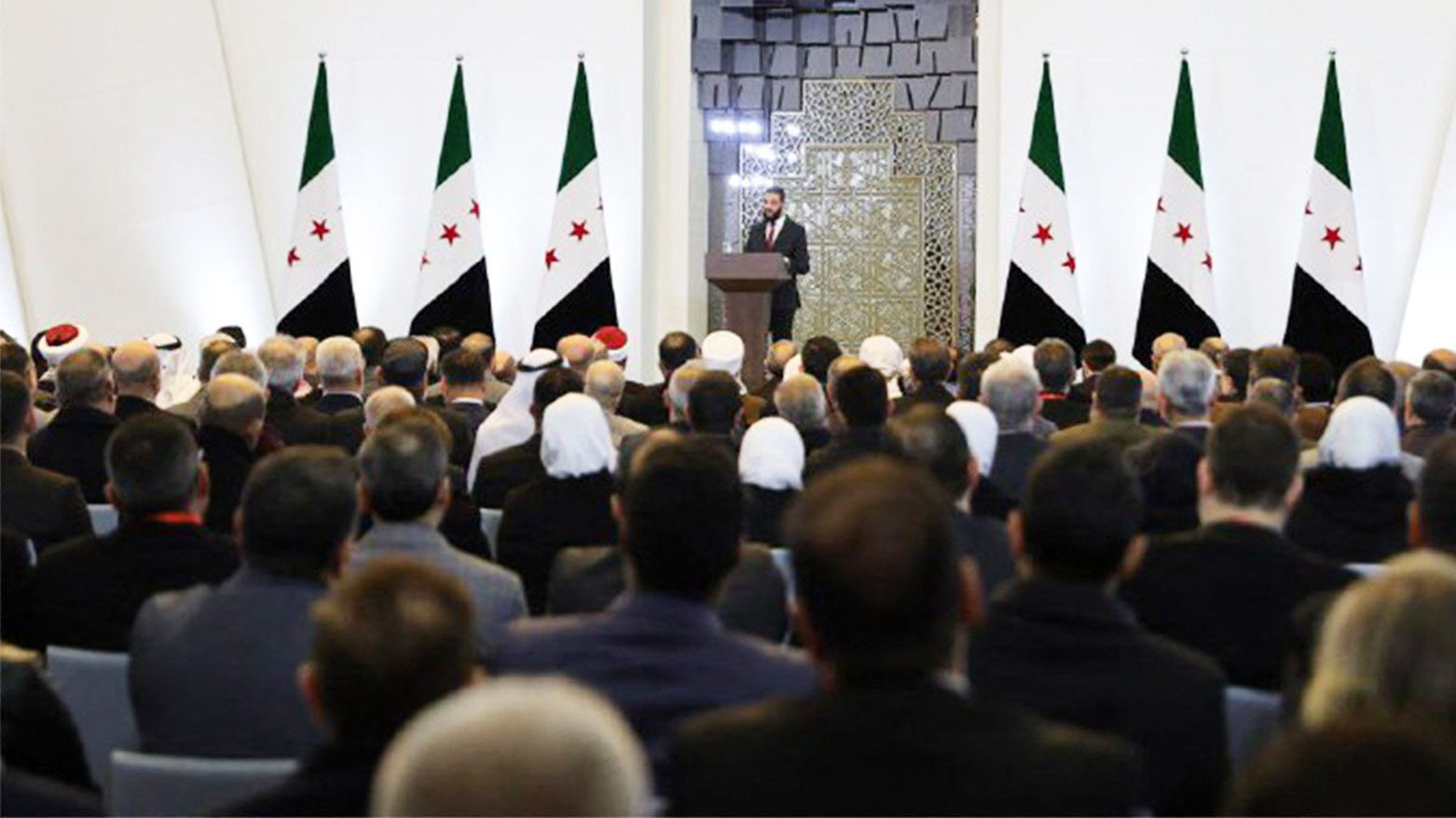 مؤتمر الحوار الوطني يعقد في دمشق بغيابٍ كوردي والشرع يتحدث عن "مرحلة تاريخية" جديدة