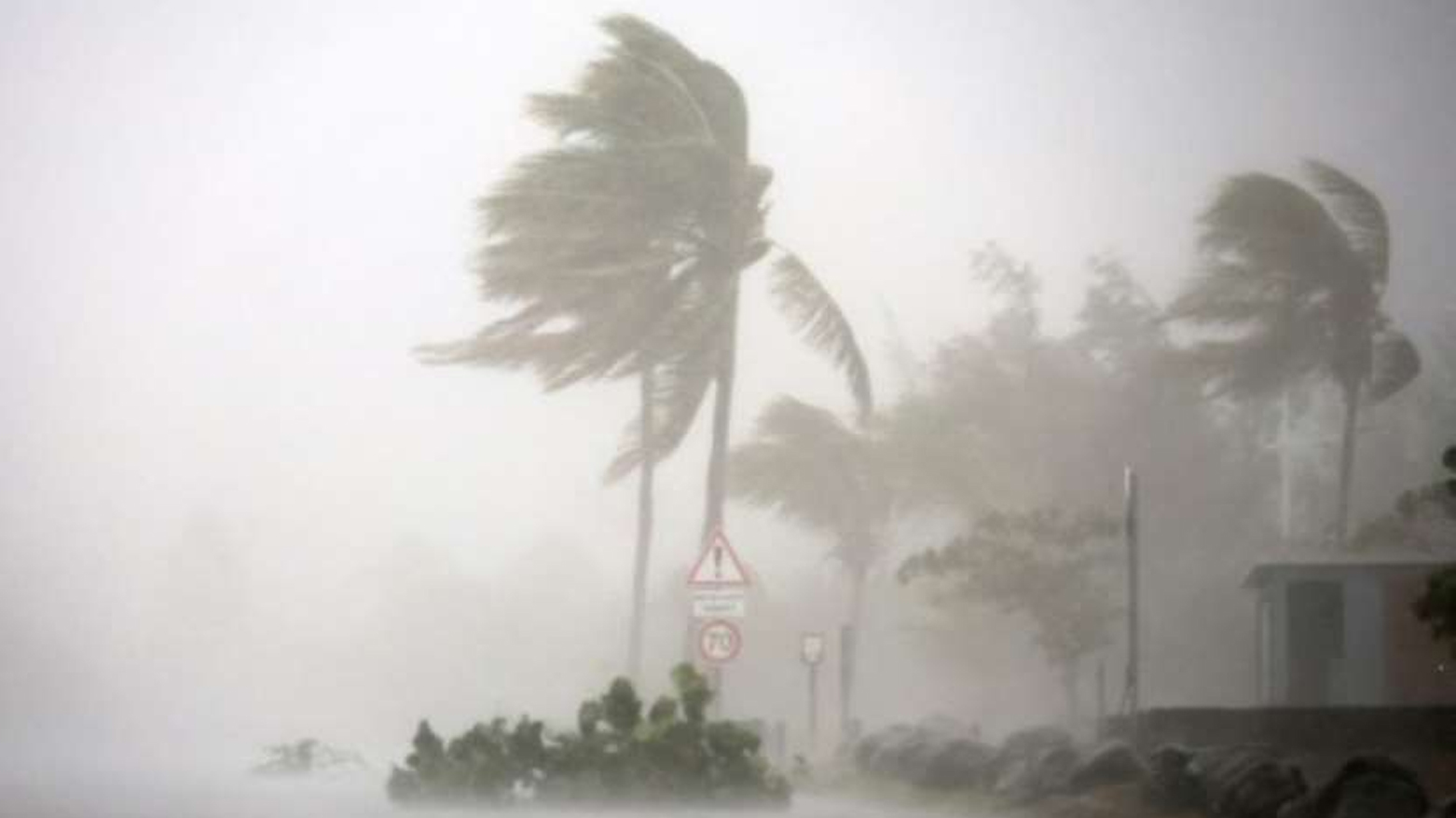 گەردەلوولەکەی فەرەنسا زیانی گیانی و ماددی لێ كه‌وته‌وه‌