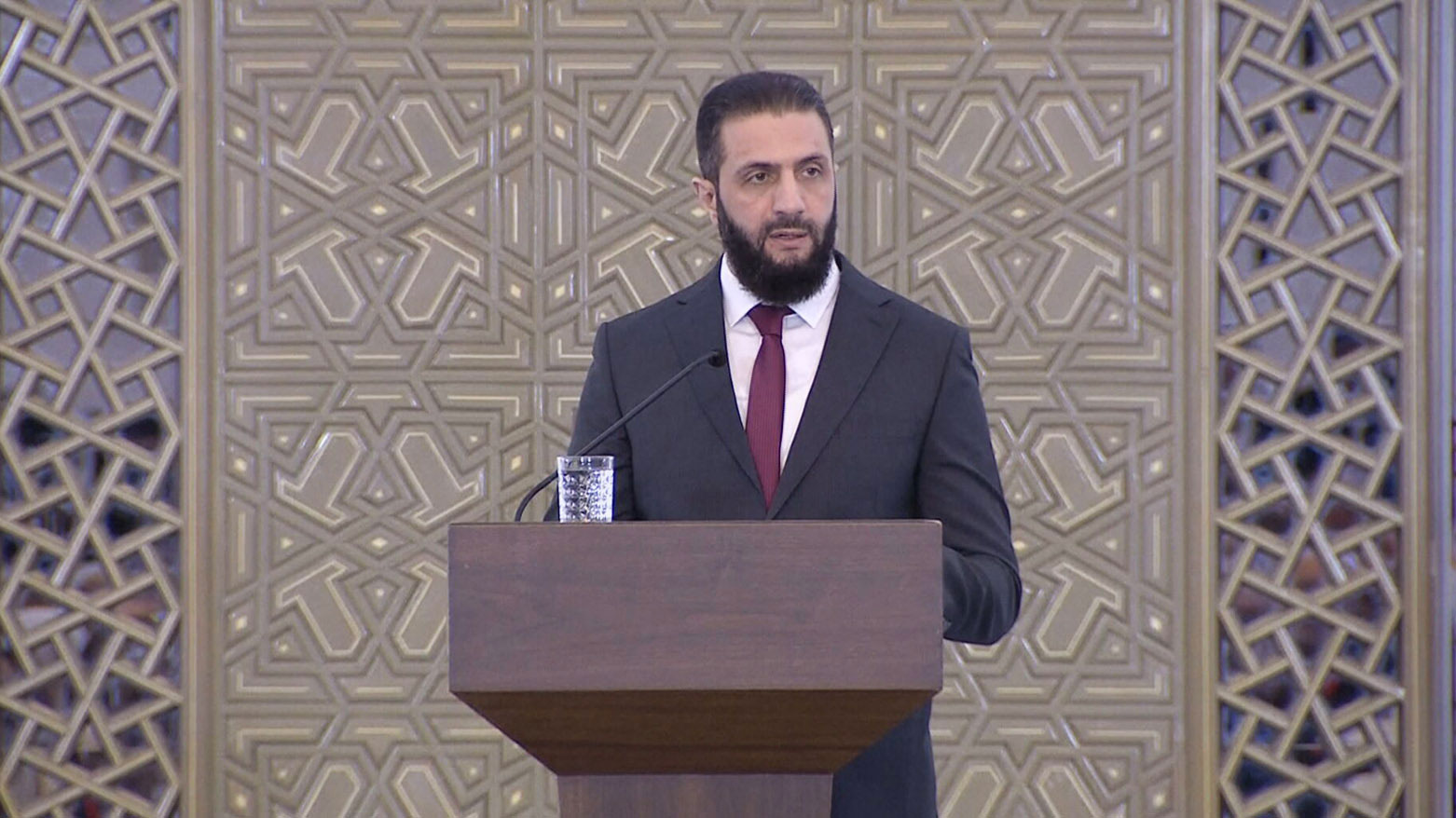 الرئيس السوري أحمد الشرع