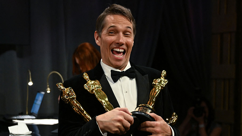 "أنورا" يظفر بأبرز جوائز الأوسكار... وحصيلة هزيلة لـ"إميليا بيريز"