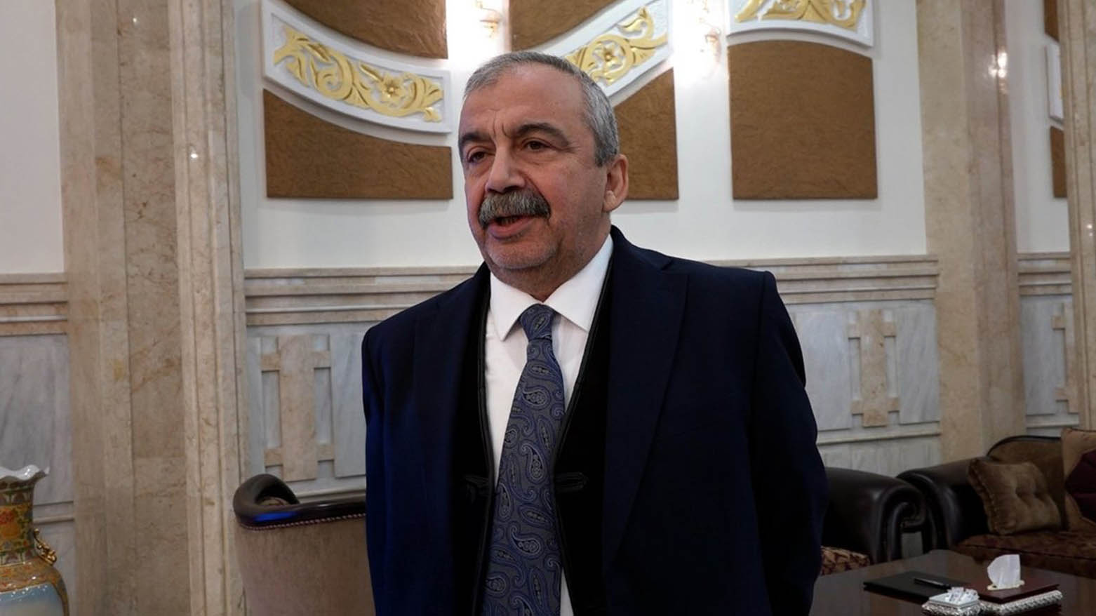 Sirri Sureya Onder: Dibe ku em bi Erdogan re li ser pêvajoya aştiyê bicivin