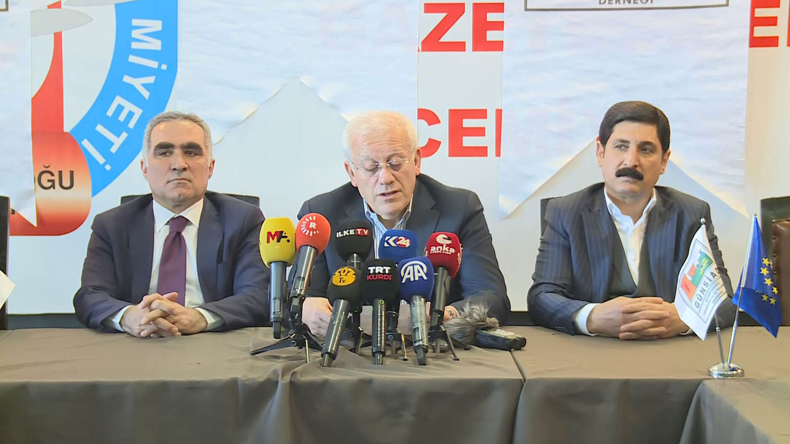 Shah Ismail Badrkhan Oğlu (M), speaking at the presser in Diyarbakir, March 4, 2025. (Photo: Kurdistan24)