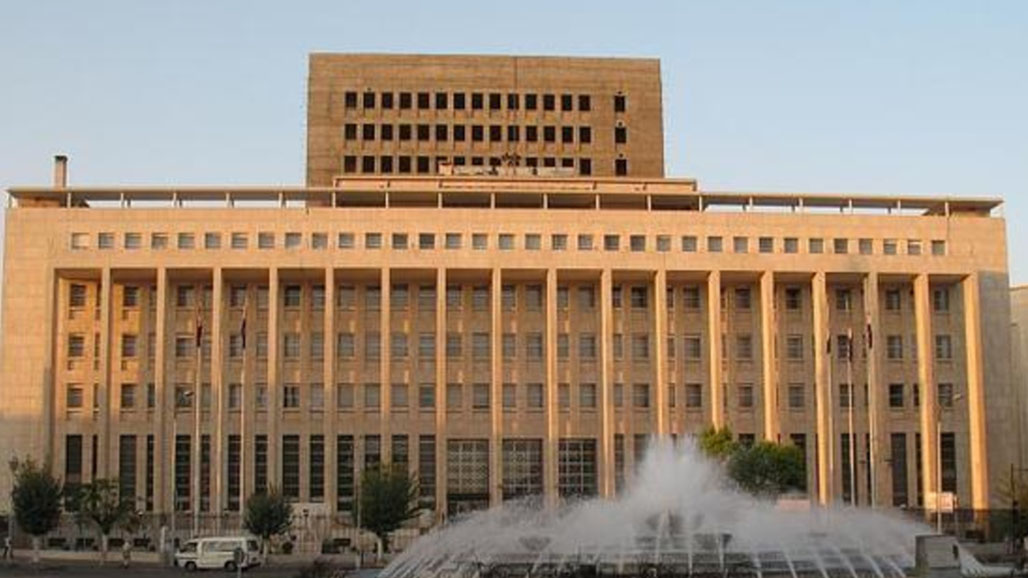 بريطانيا تعلن رفع العقوبات عن 24 كيانا سوريا من ضمنها المصرف المركزي