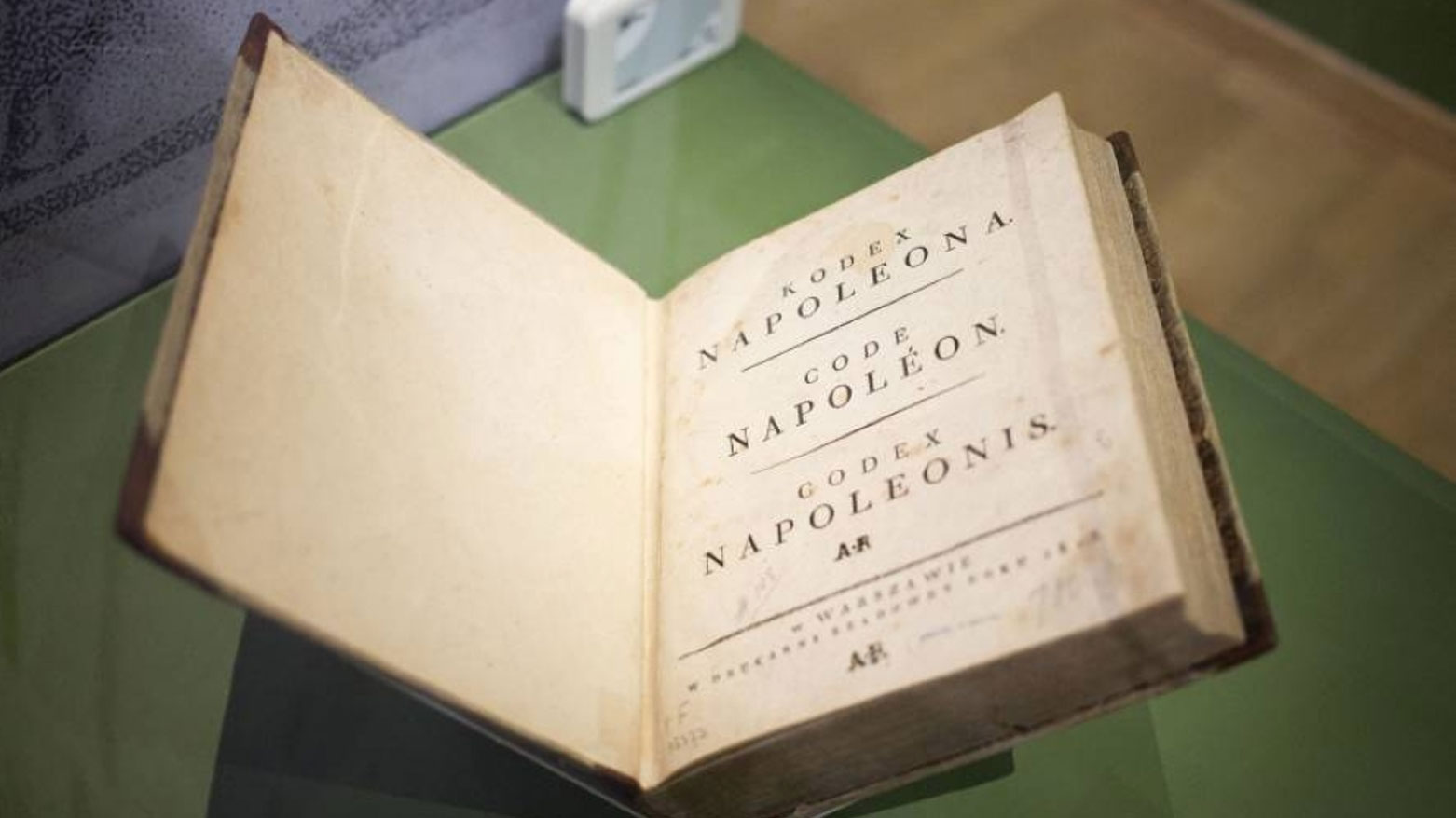 بيع نسخة من القانون المدني لنابليون بـنحو 400 ألف يورو