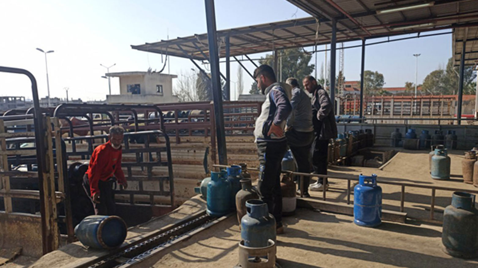 پاشماوەکانی ئەسەد هێرشیان کردە سەر کۆمپانیای دابەشکردنی بەرهەمە نەوتییەکانی سووریا