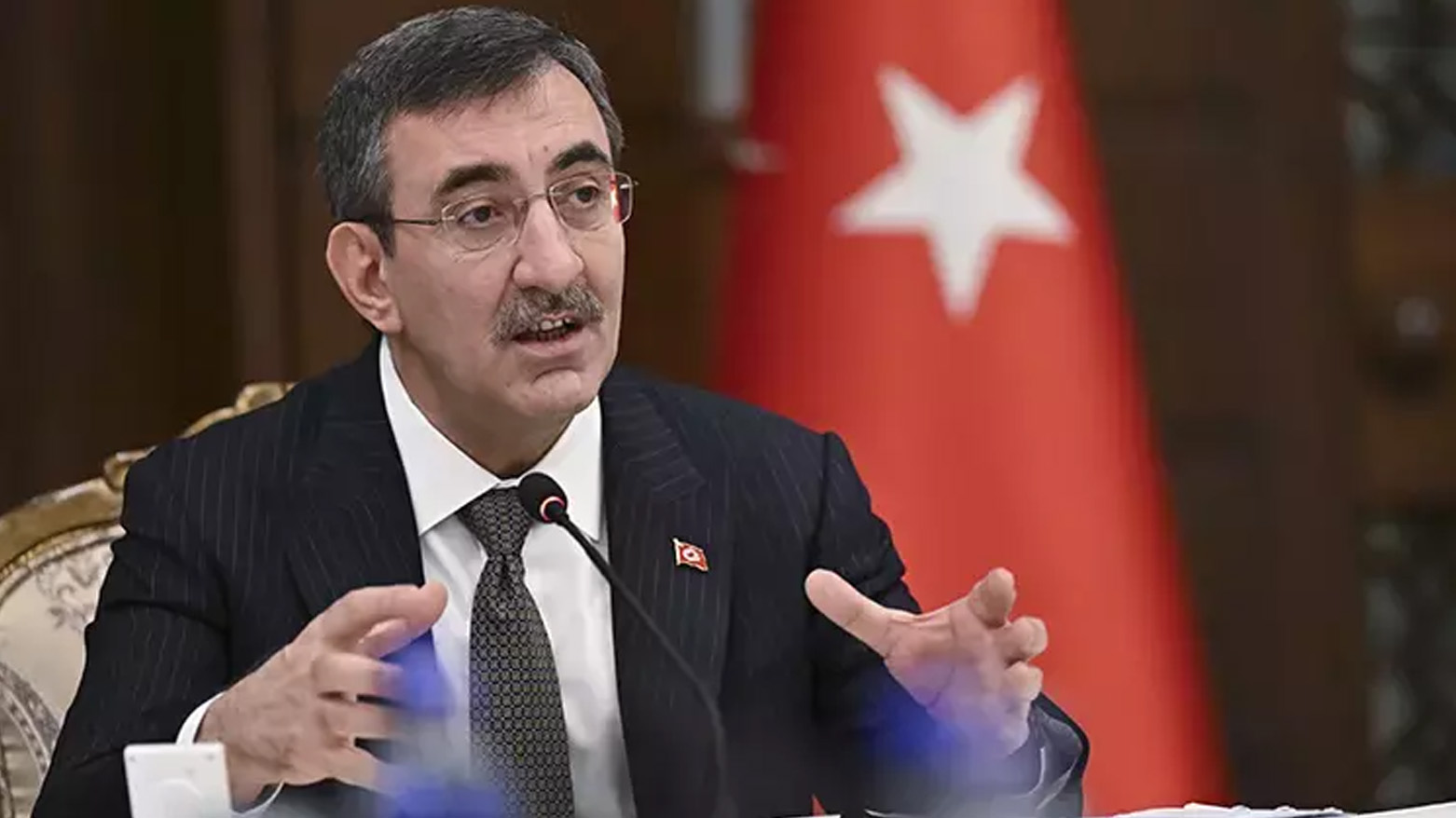 "Eski rejim kalıntıları Suriye'nin dönüşümüne set çekemeyecek"