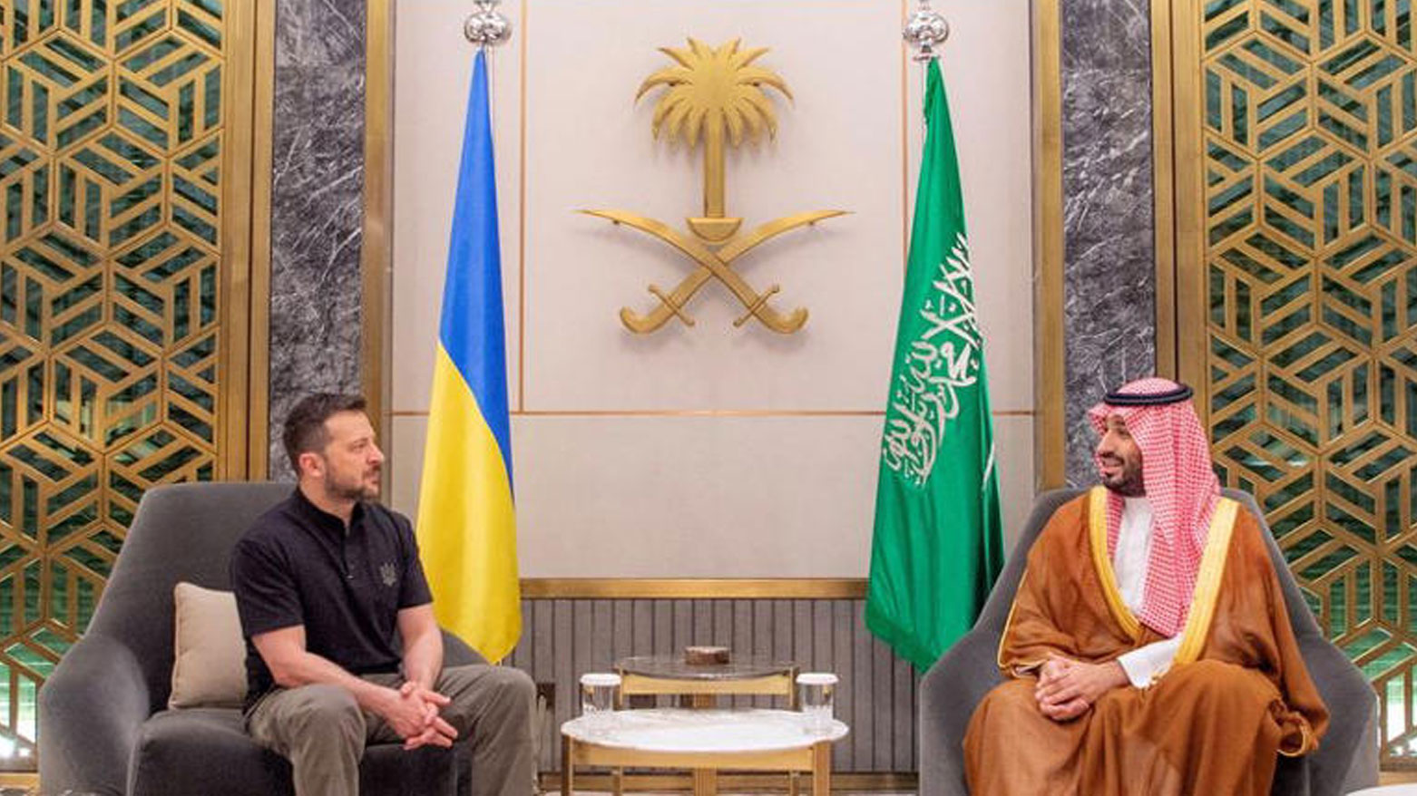 زيلينسكي يصل السعودية.. وواشنطن تعلق أملاً كبيراً على محادثات أوكرانيا