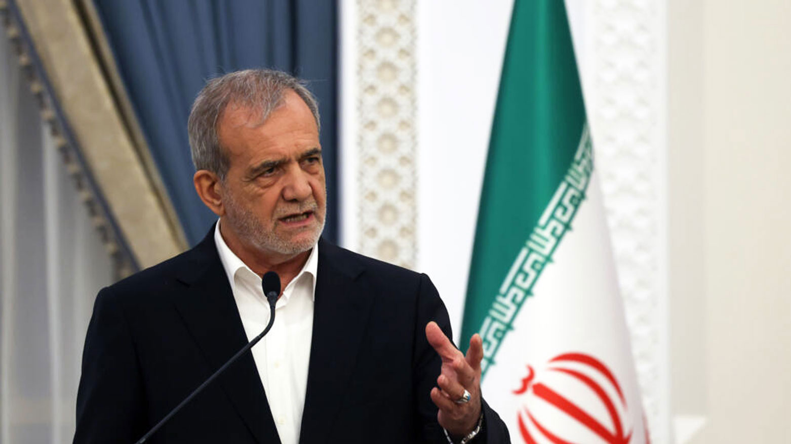طهران ترفض أي مفاوضات مع واشنطن تحت التهديد