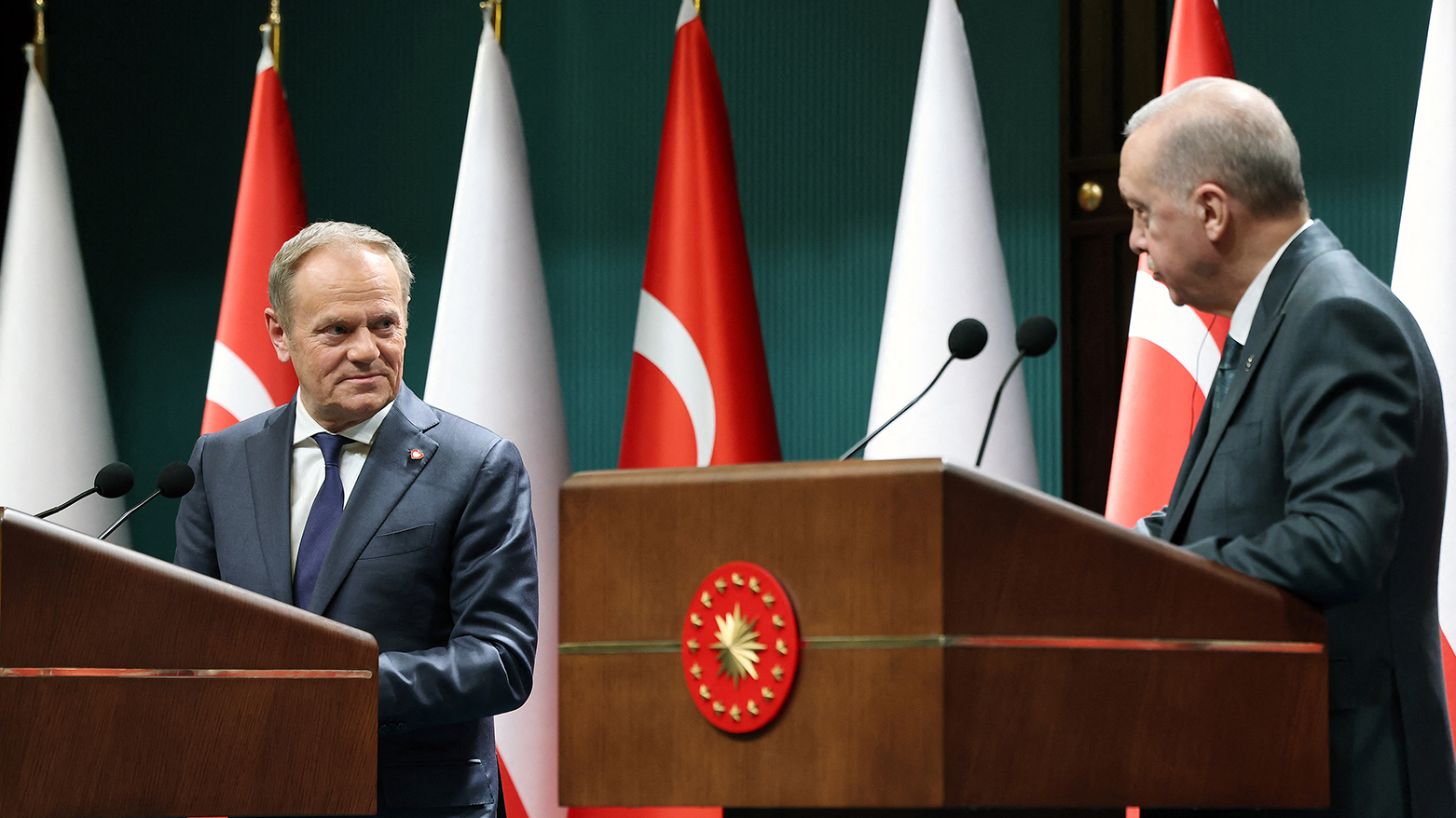 Turkey's President Recep Tayyip Erdogan (R) and Poland's Prime Minister Donald Tusk (L) attending a joint press conference at the Presidential Complex in Ankara, Mar. 12, 2025. (Photo: AFP)