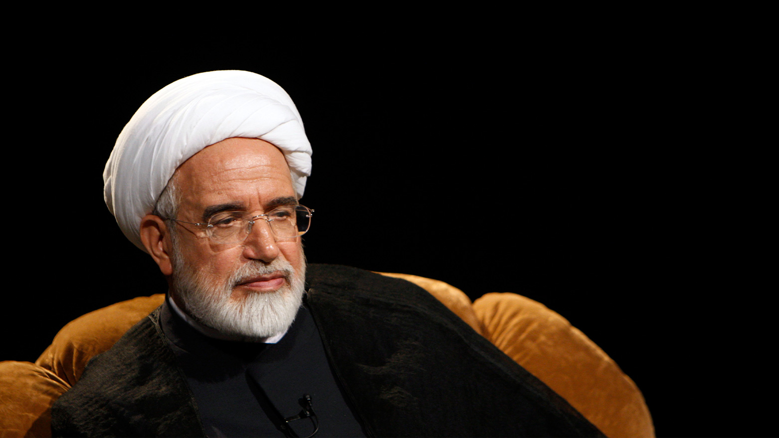 Reformist Mahdi Karroubi, sits, during his election campaign interview in Tehran Saturday May 16, 2009. (Photo: AP)