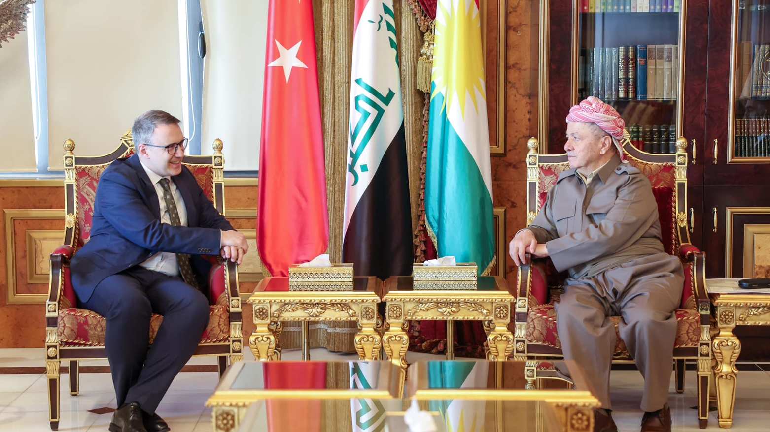 الرئيس بارزاني يستقبل السفير التركي لدى العراق أنيل بورا إينان