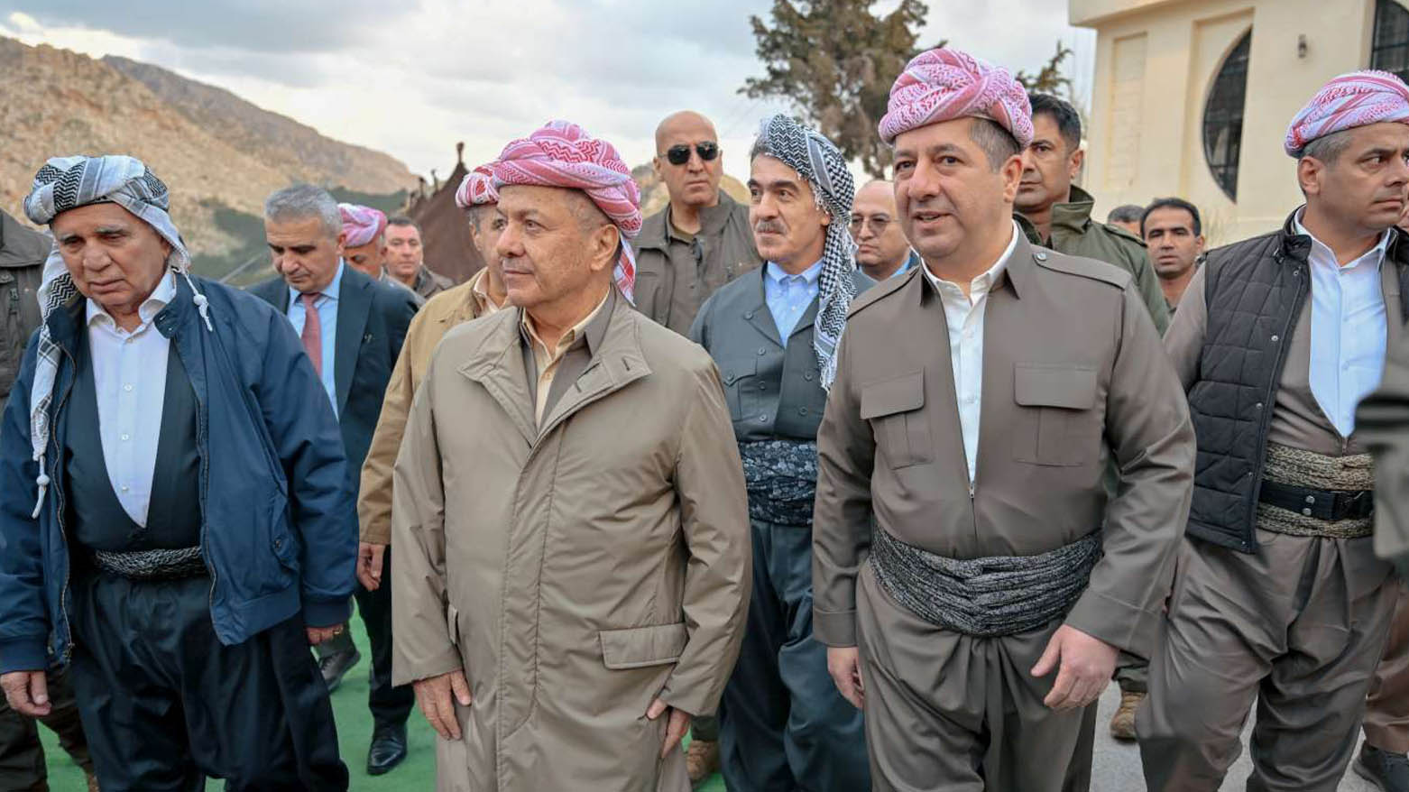 بە وێنە؛ بەشداریی سەرۆک بارزانی و سەرۆک وەزیران لە ئاهەنگی نەورۆز لە ئاکرێ