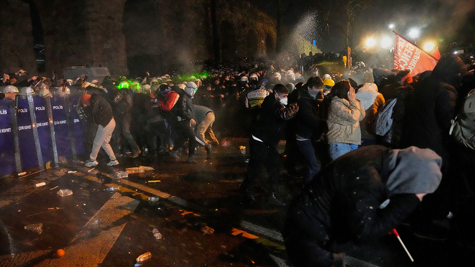 Police officers use pepper spray during clashes with people as they protest against the arrest of Istanbul's Mayor Ekrem Imamoglu, in Istanbul, Turkey, March 21, 2025. (Photo: AP)
