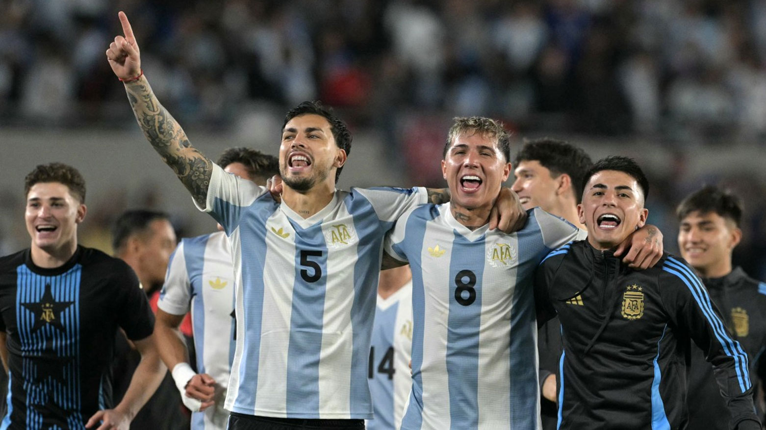 الأرجنتين تتوّج تأهّلها لمونديال 2026 بفوزٍ عريض على البرازيل