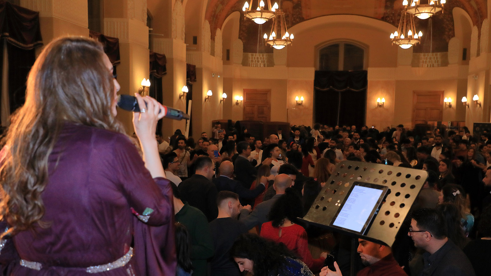 دیمەنێک لە ئاهەنگی نەورۆزی ساڵی ڕابردووی پاریس (وێنە: حکوومەتی هەرێمی کوردستان)