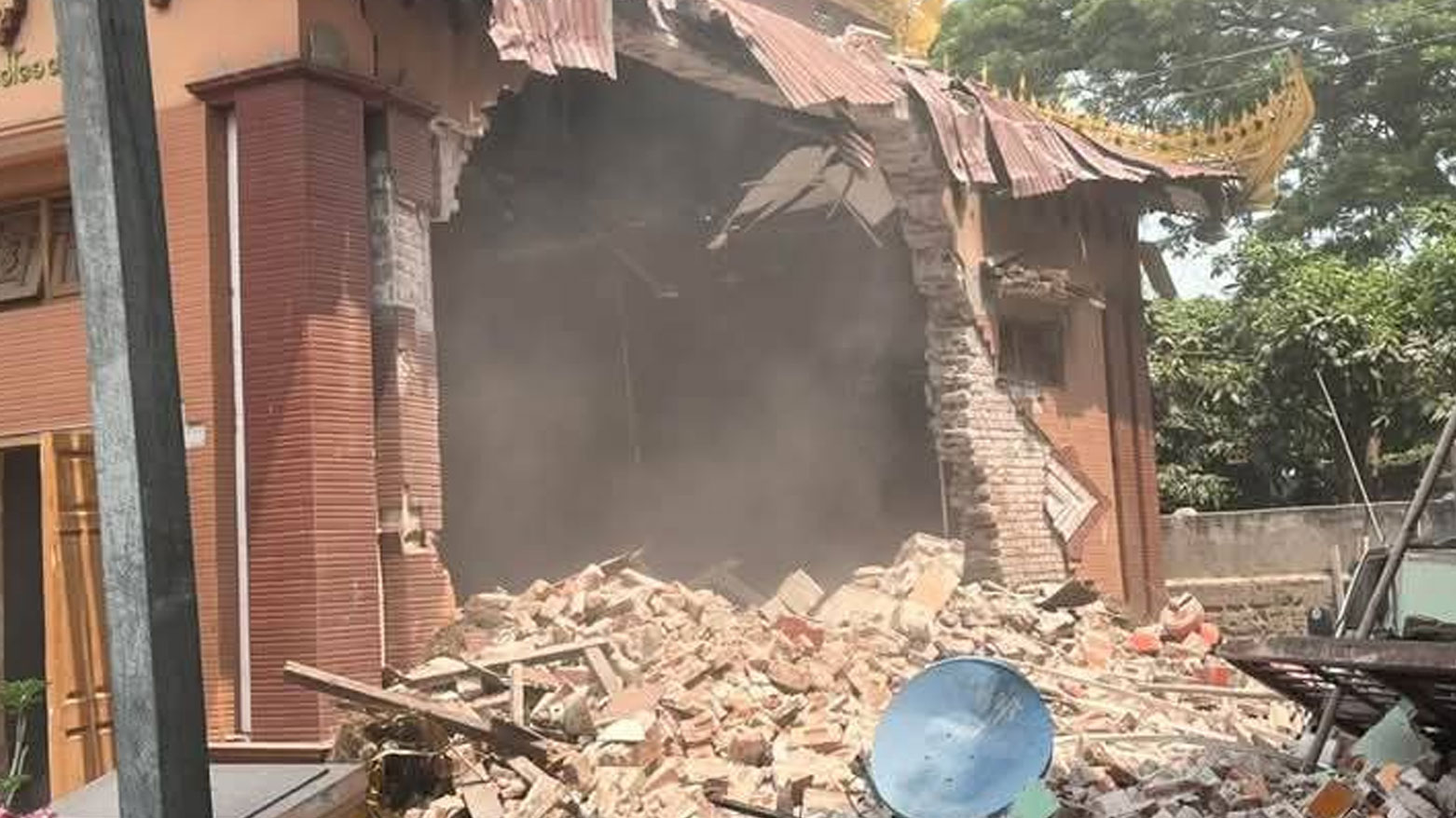 Myanmar'daki depremde 10 kişi yaşamını yitirdi