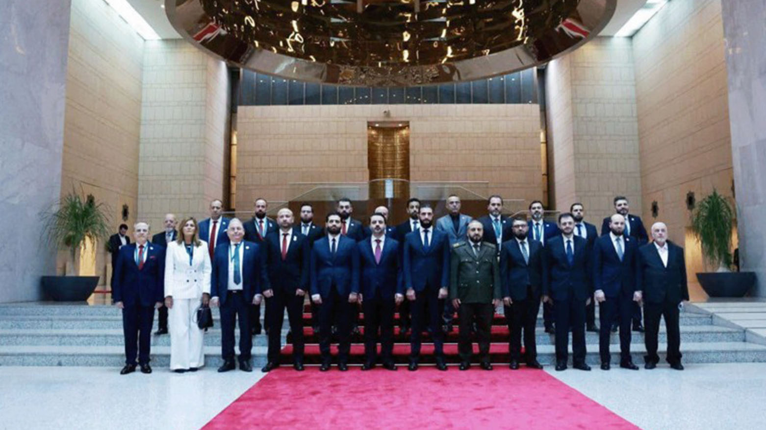 الإعلان عن حكومة سورية جديدة يتولى أبرز حقائبها مقربون من الشرع
