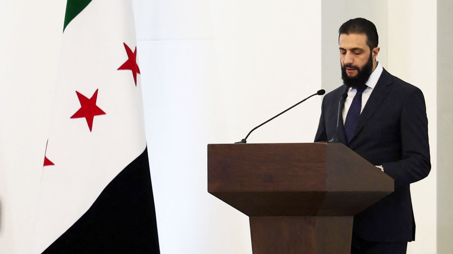 اسرائيل تحذّر الرئيس السوري "بدفع ثمن باهظ" إذا تم تهديد مصالحها الأمنية