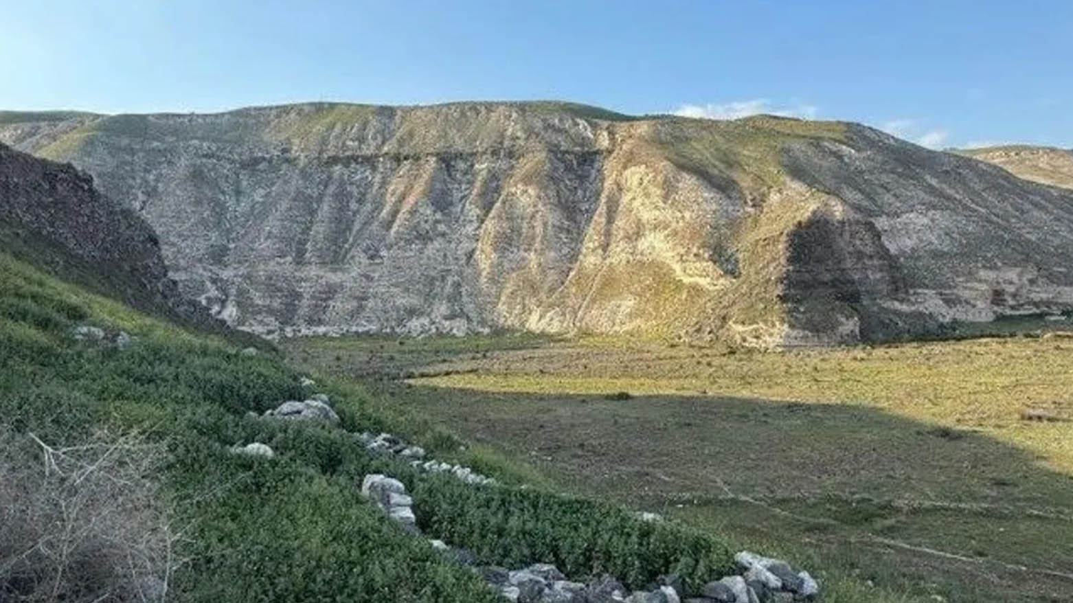ئیسرائیل ڕێگە بە هاووڵاتییانی دەدات گەشتی نێو خاکی سووریا بکەن