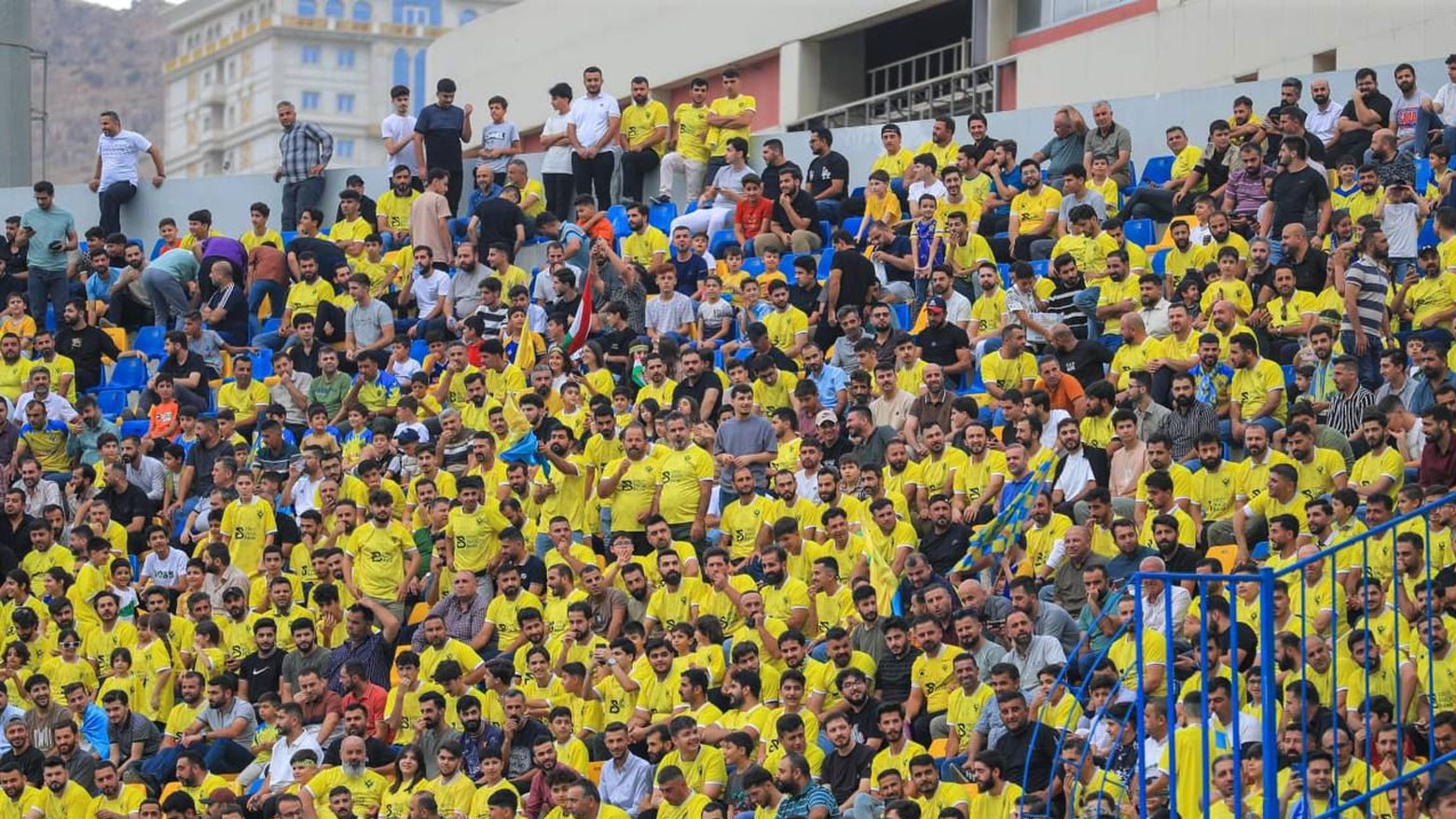 جماهير نادي دهوك في ملعب دهوك (أرشيفية)