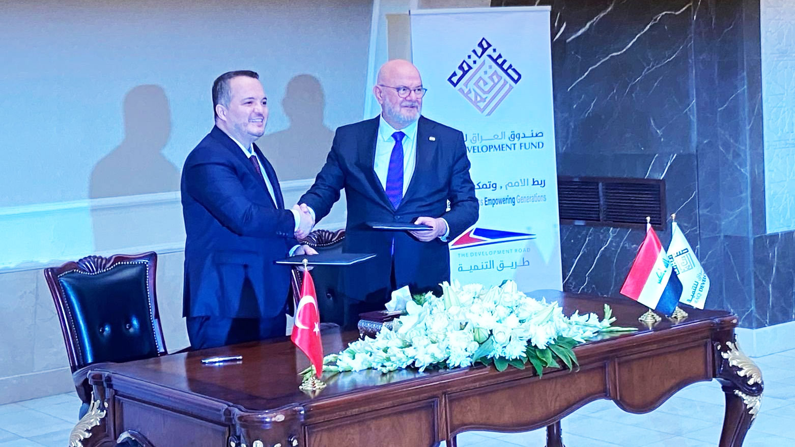 العراق وتركيا يوقّعان مذكرة تفاهم لتعزيز التعاون الاقتصادي