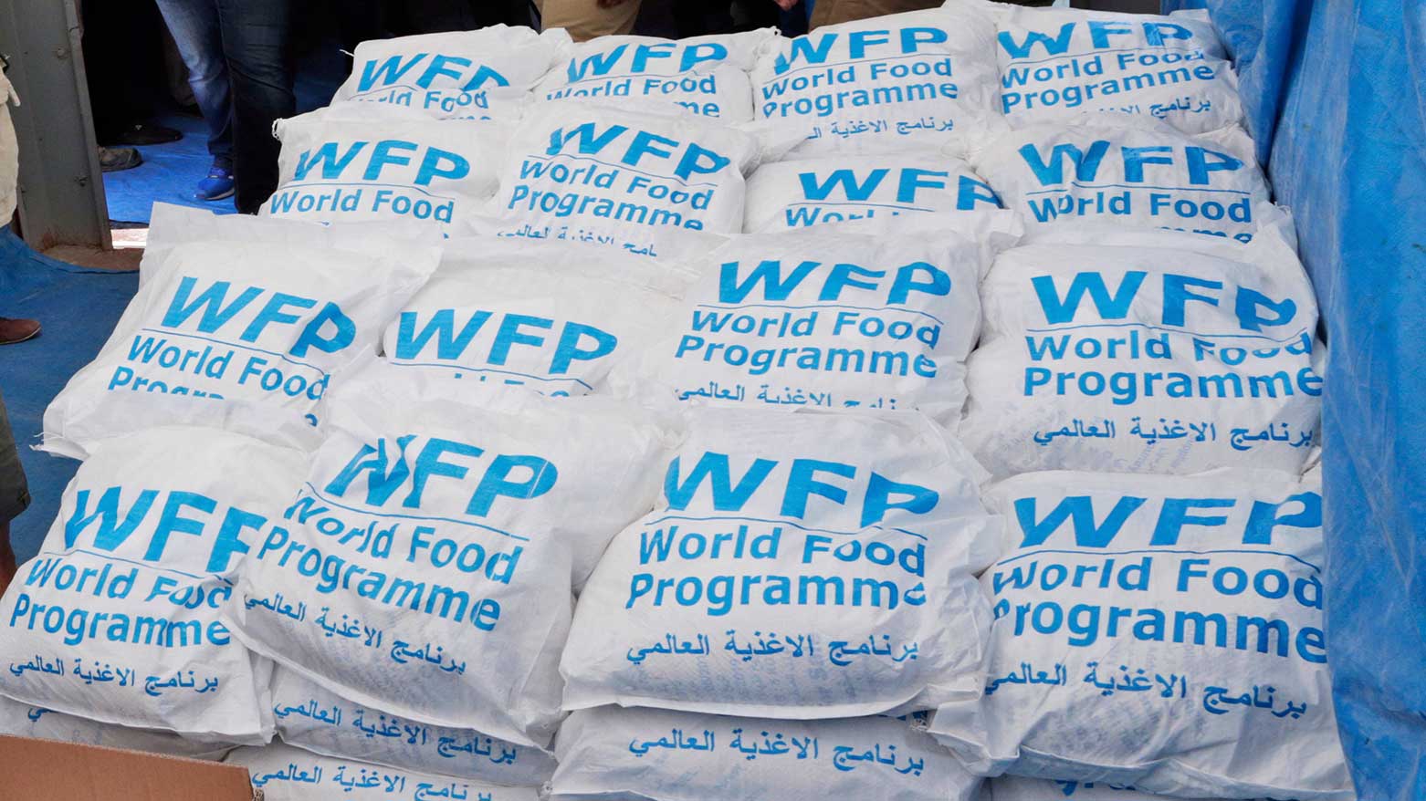 Food parcels provided by the World Food Program, part of the humanitarian aid shipments into Syria, are stacked at the Reyhanli border crossing with Syria, near Hatay, southern Turkey, May 24, 2017. (Photo: AP)