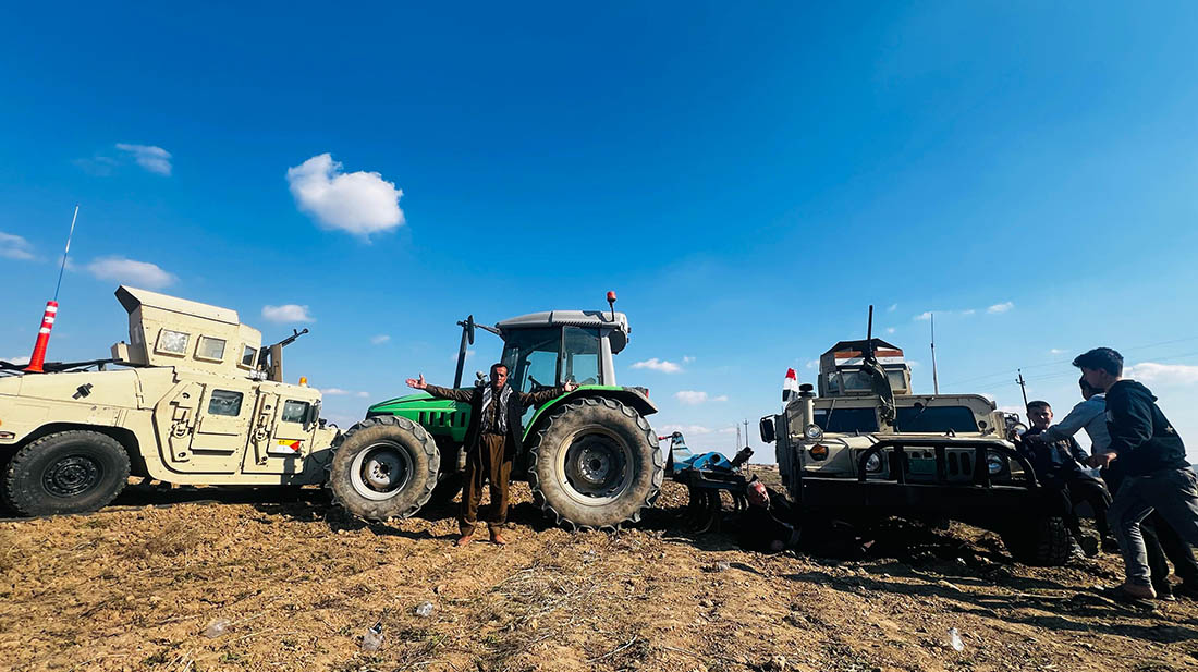 سوپای عێراق تراکتۆری جووتیاران دەبەن