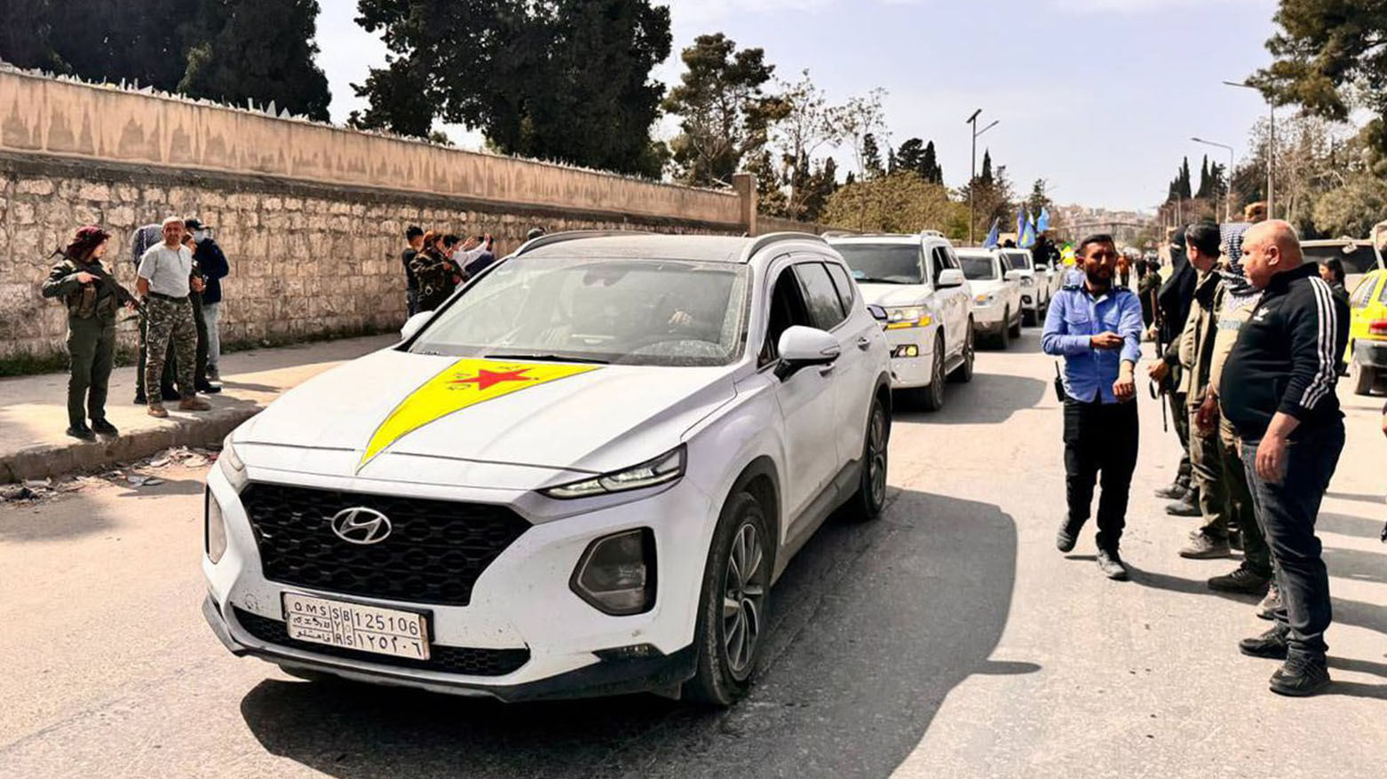 Karwanê duyem ê HSD/YPGê ji taxên kurdan ên Helebê vekişiya