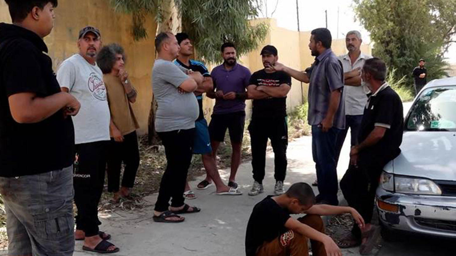 بغداد.. فوضى وإطلاق نار في القرية العراقية