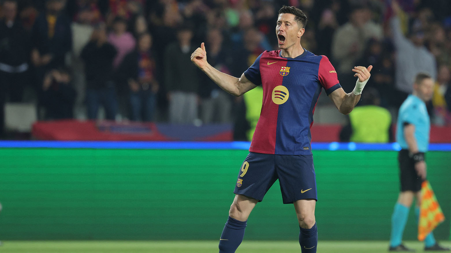 برشلونة على مشارف نصف النهائي برباعية في دورتموند